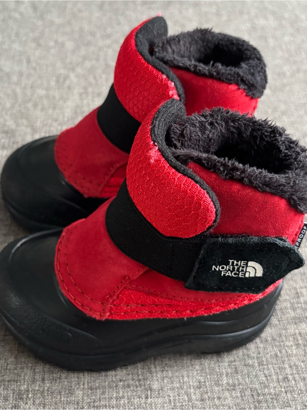The North Face Apenglow II Snow Boots Toddler Size 6 Fiery Red Black Waterproof